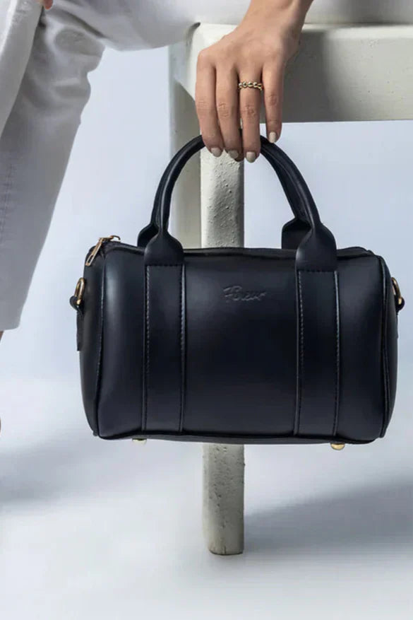 Buy The Handbag Pace Duffle - Balck in Pakistan