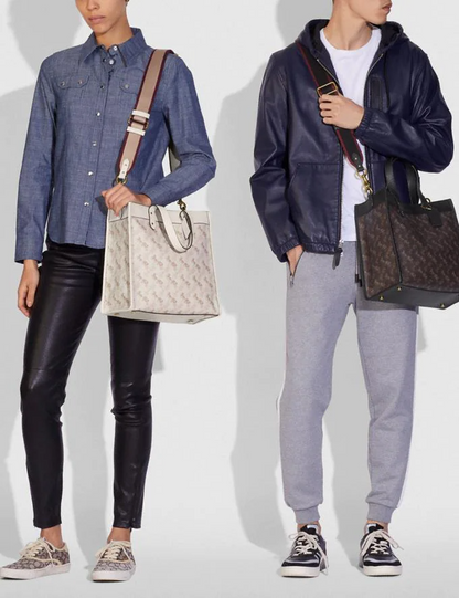 Buy Coach Field Tote In Signature Canvas With Horse And Carriage Print Bag Large in Pakistan