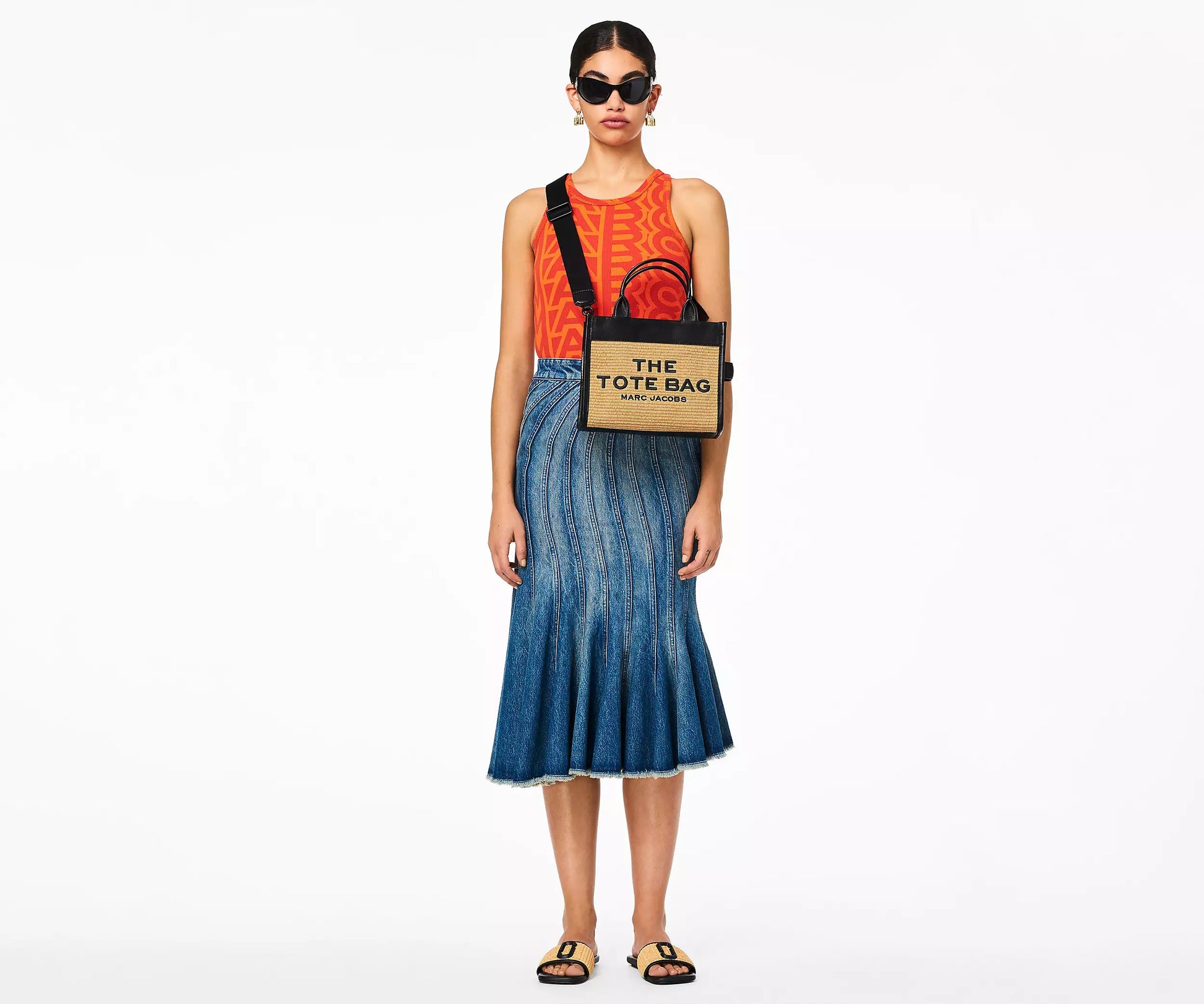 Buy Marc Jacobs The Leather Tote Bag Small in Pakistan