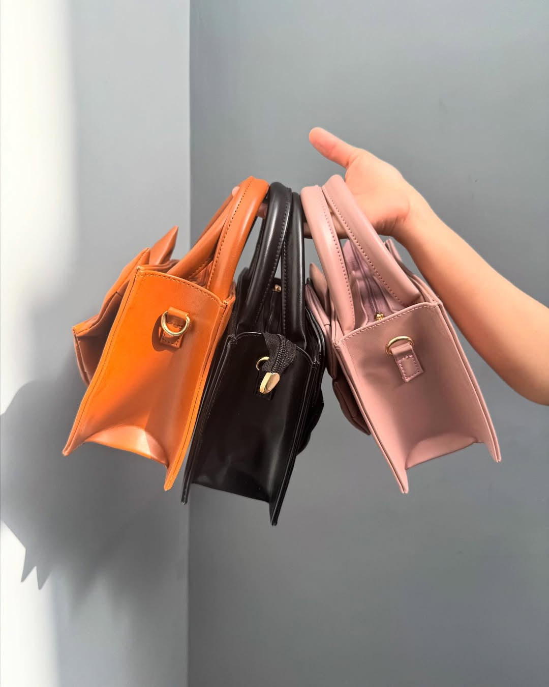 Buy HandBag Gloss Bow Brown in Pakistan