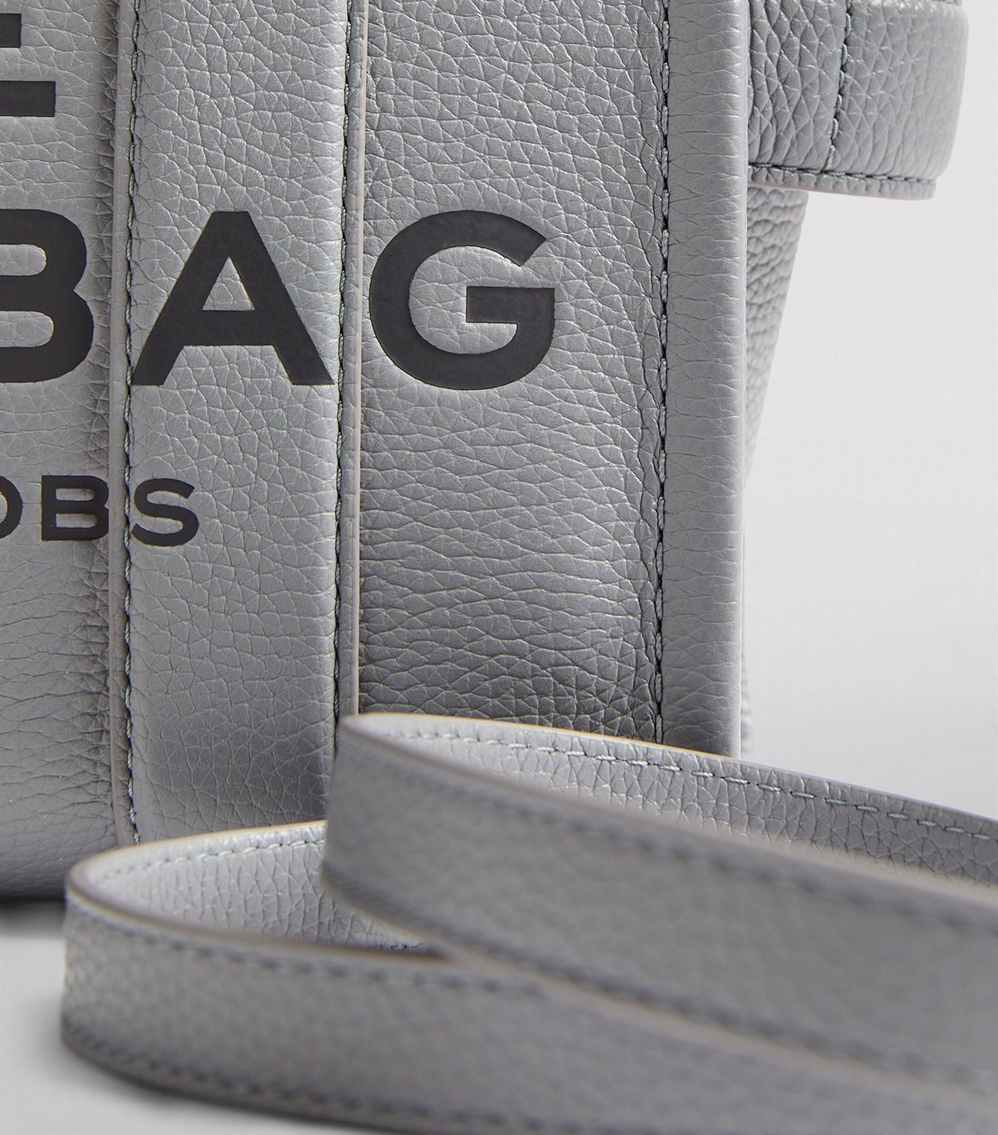 Buy Marc Jacobs The Leather Tote Bag Small in Pakistan