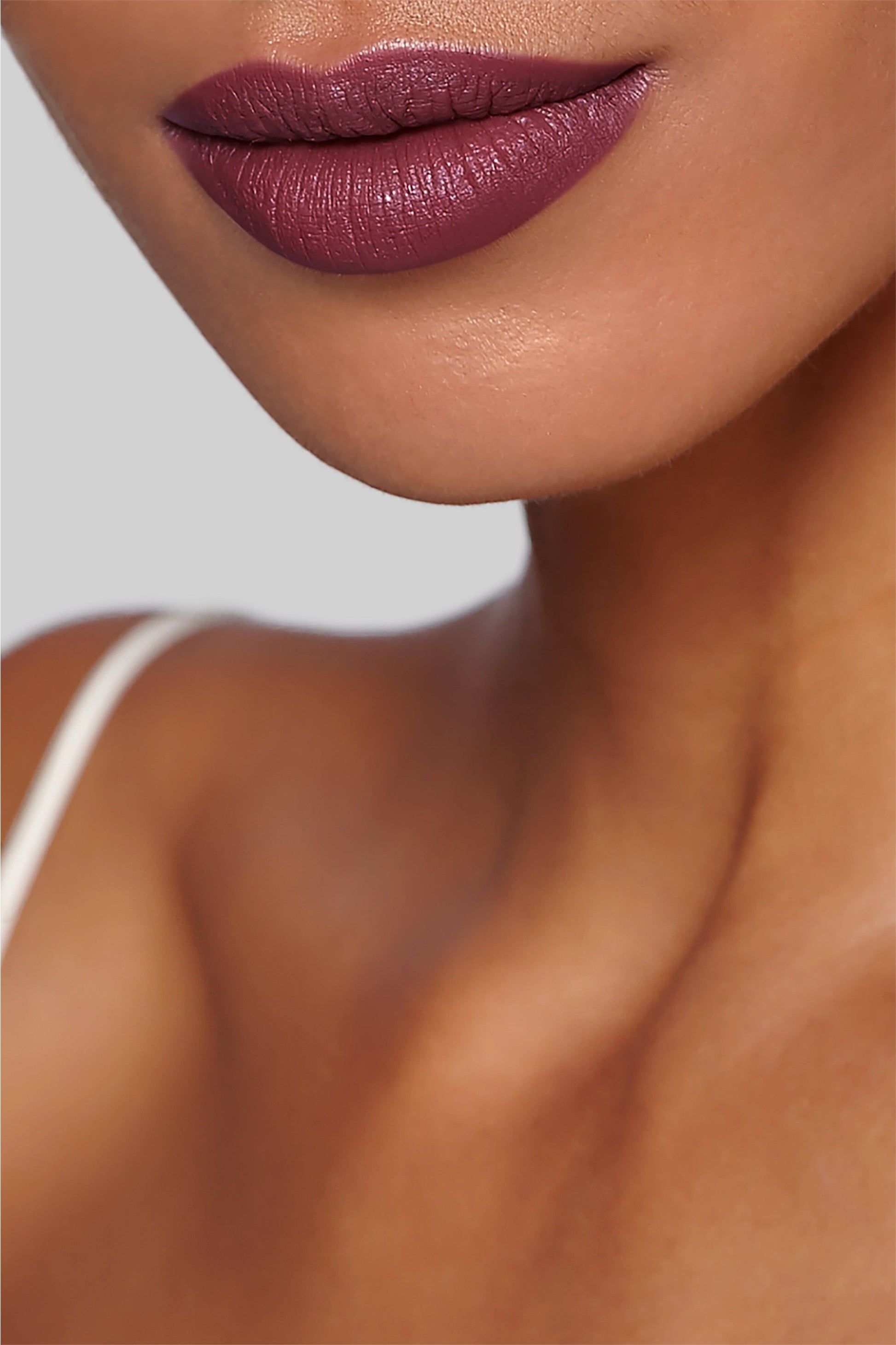 Buy Gucci Rouge A Leveres Mat Lip Colour - 605 Vienna Amaranth in Pakistan